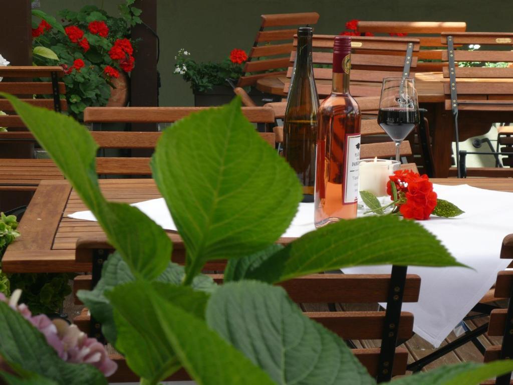 Hotel Weingasthof Zum Weissen Ross Osthofen Pokoj fotografie